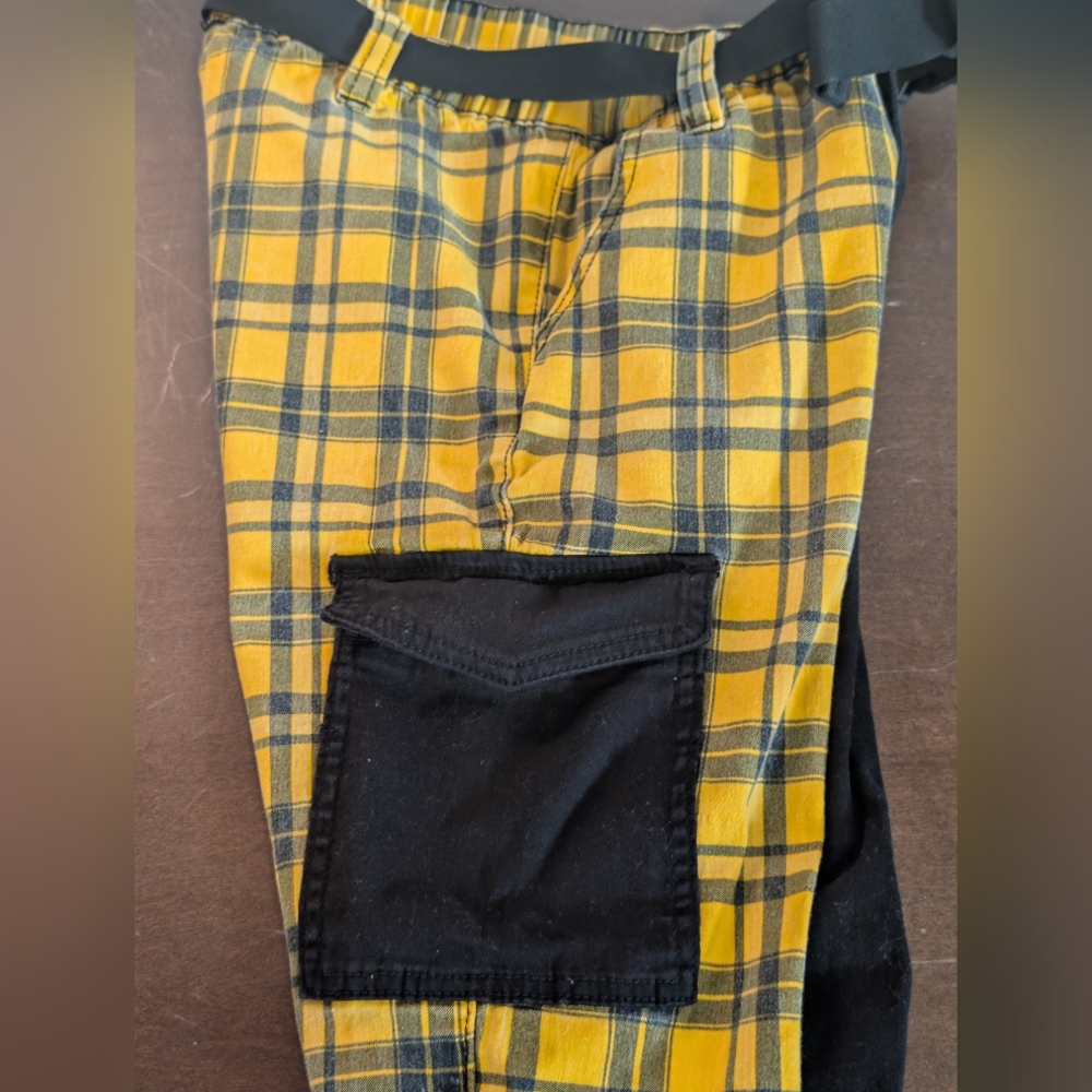 Almost Famous Split Leg Plaid Cargo Joggers Small Black Yellow Tartan Streetwear - Picture 4 of 8